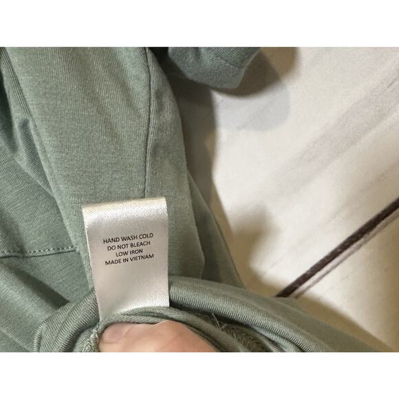 Rae Mode Top Women’s Size L V Neck High Low Modal Sage Comfort Casual NWT - Picture 4 of 5